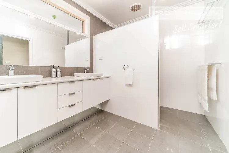 Sixth view of Homely house listing, 5 Veronica Place, Lake Albert NSW 2650