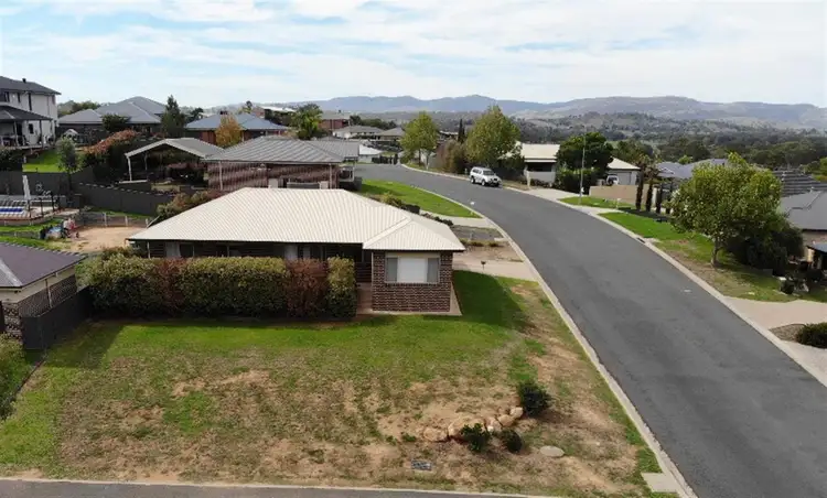 1/1 Lockeridge Drive, Tumut NSW 2720