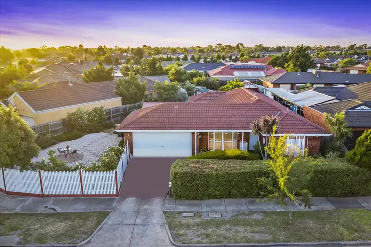 9 Mcnicholl Way, Delahey VIC 3037