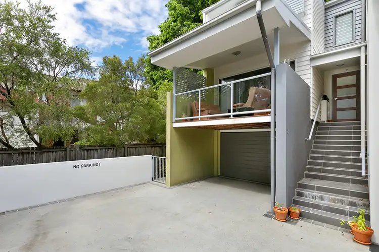 7 / 19 BARINGA STREET