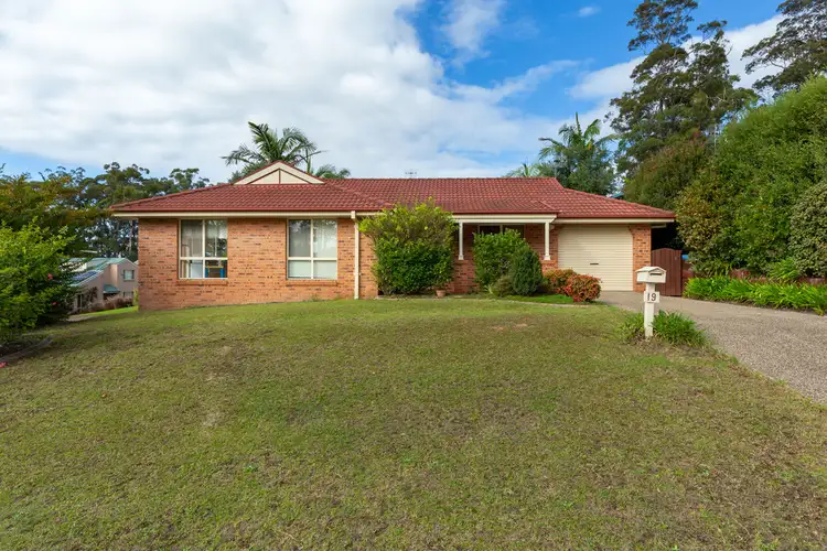 19 Wentworth Avenue, Sunshine Bay NSW 2536