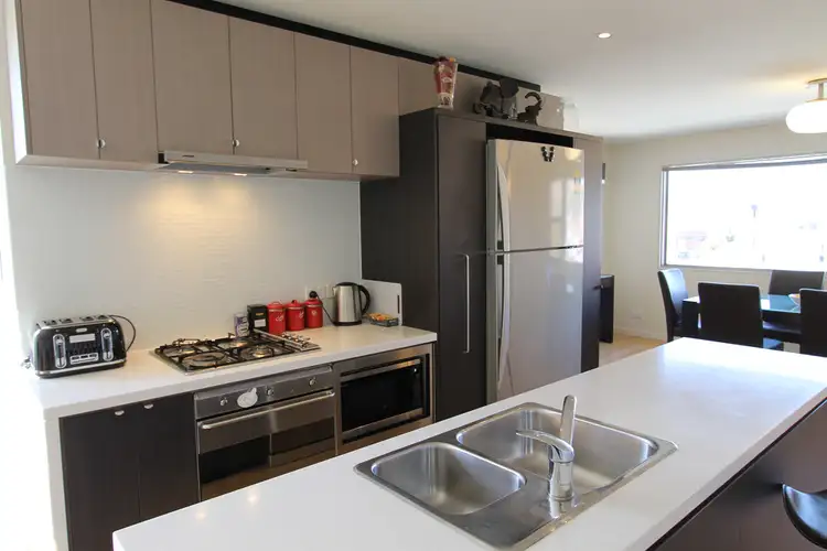 Unit 5 135/143 Paterson St