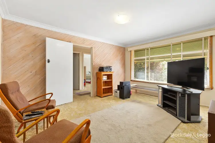 Second view of Homely house listing, 5 Valley Crescent, Glenroy VIC 3046