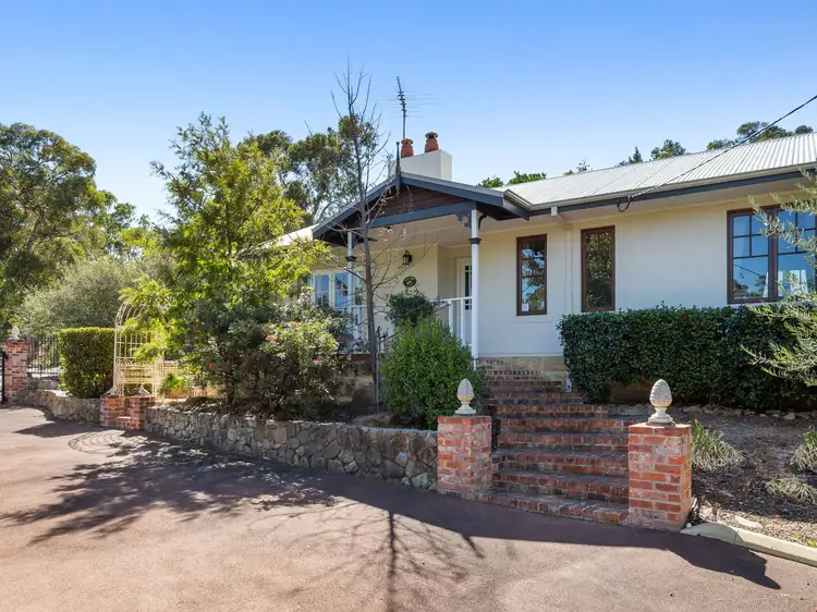2 Hillside Crescent, Gooseberry Hill WA 6076