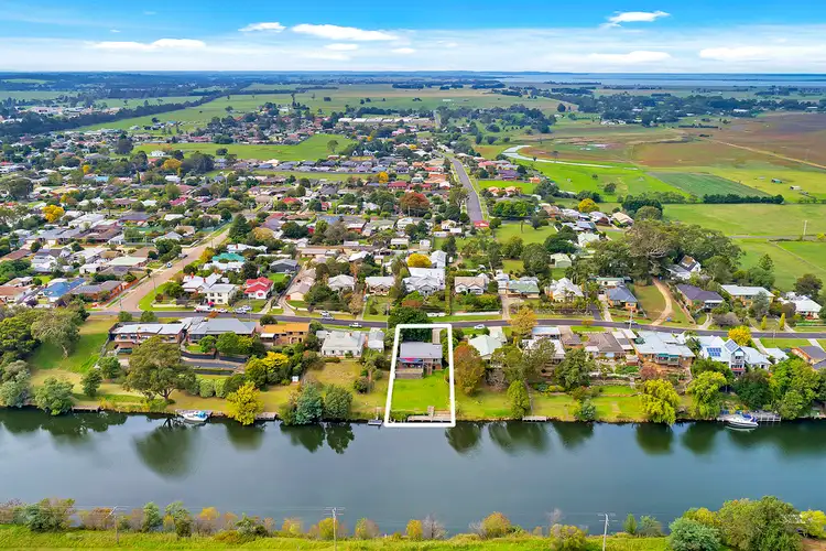 18 Robb Street, East Bairnsdale VIC 3875