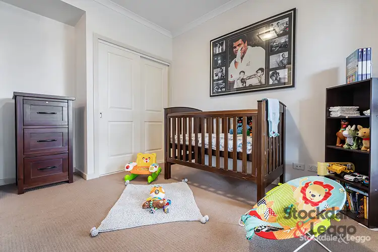 Third view of Homely house listing, 5 Nottingham Close, Craigieburn VIC 3064