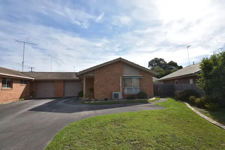 2/18 Gibson Street, Moe VIC 3825
