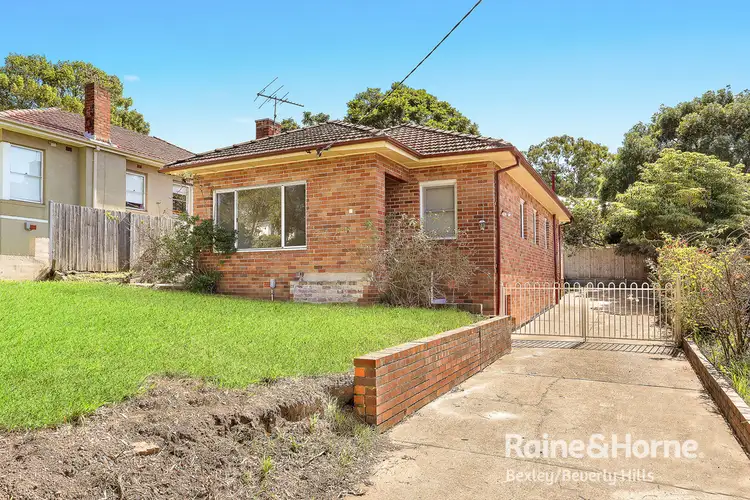 9 Kilkee Ave, Kingsgrove NSW 2208