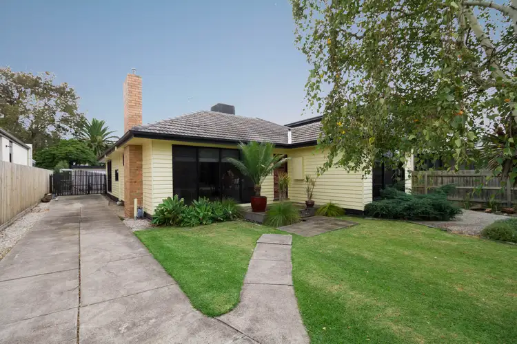 21 Ivan Avenue, Edithvale VIC 3196