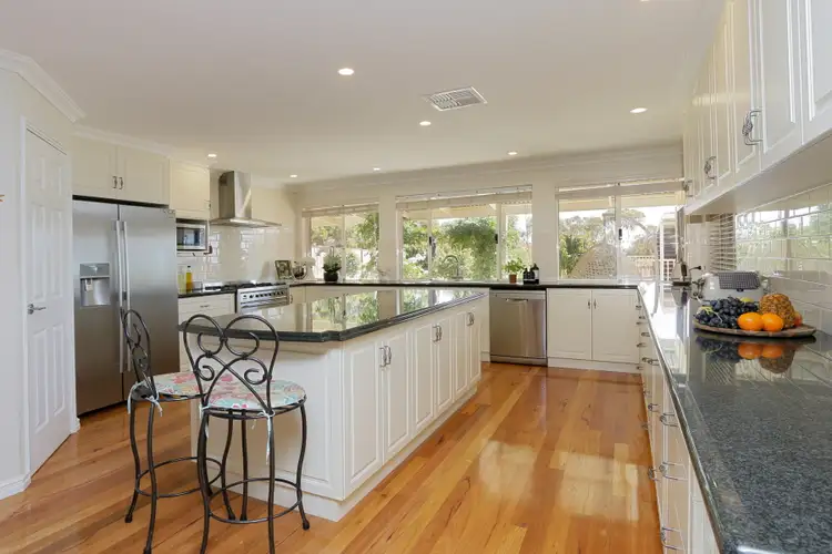 15 Loton Dr, Northam WA 6401