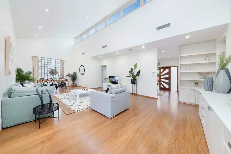 83 Macquarie Street, Chifley NSW 2036