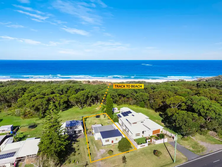 18 Princes Highway, Burrill Lake NSW 2539