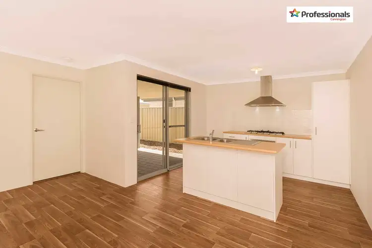 Seventh view of Homely house listing, 50 Lancelot Green, Wattle Grove WA 6107