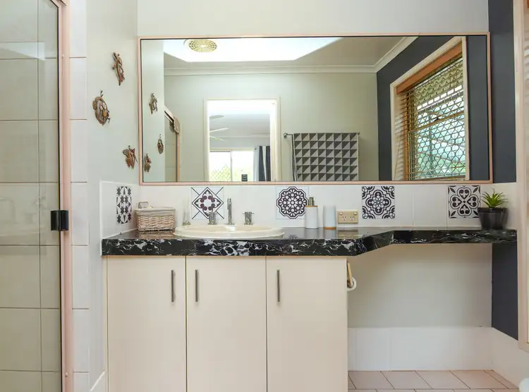 Seventh view of Homely house listing, 2 Shannon Court, Oakey QLD 4401