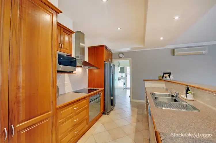 Fifth view of Homely house listing, 4 Crestwood Grove, Shepparton VIC 3630