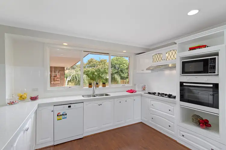 25 Bournevale Drive, Berwick VIC 3806