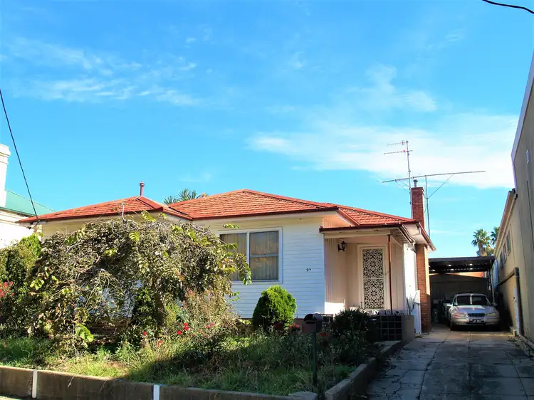 93 Seymour Street, Bathurst NSW 2795