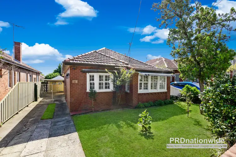 19 Dowsett Road, Kingsgrove NSW 2208