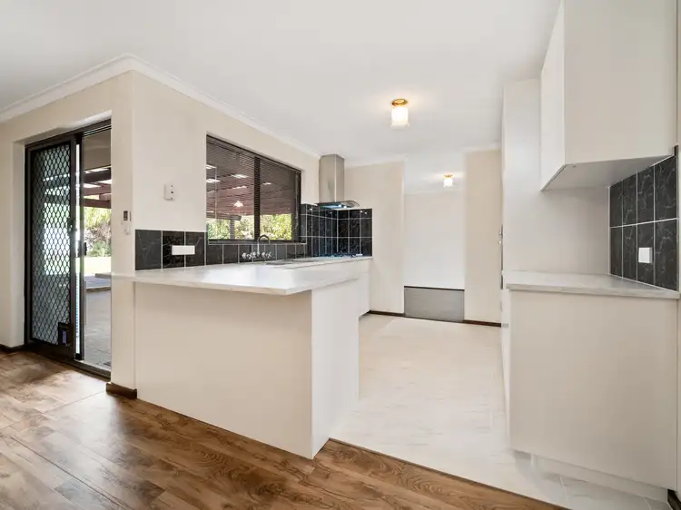 20 Armour Way, Lesmurdie WA 6076