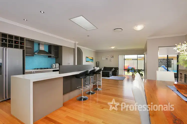 32 Copperback Circle, Huntingdale WA 6110