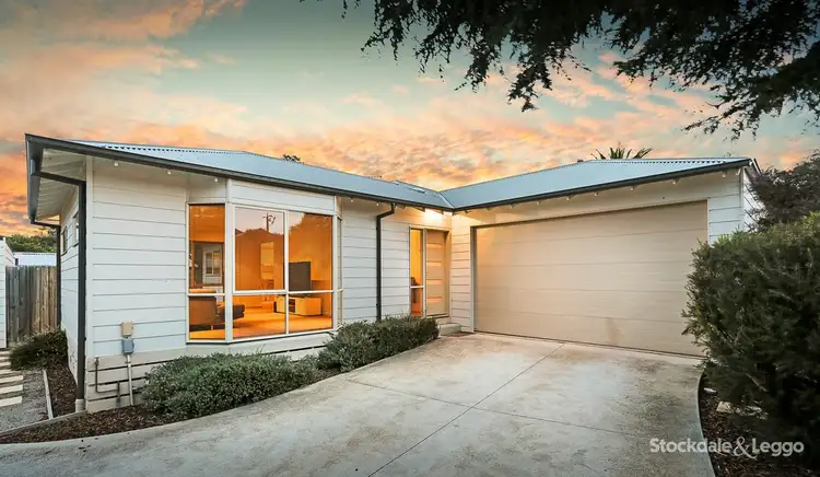 Main view of Homely unit listing, 2/11 Lance Road, Bayswater VIC 3153