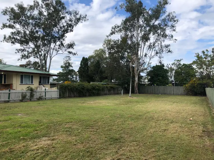 11 Crosshill Street, Leichhardt QLD 4305