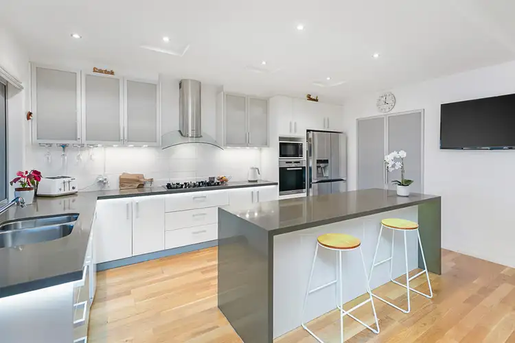 Second view of Homely house listing, 2/19 Anchorage Drive, Raby Bay QLD 4163