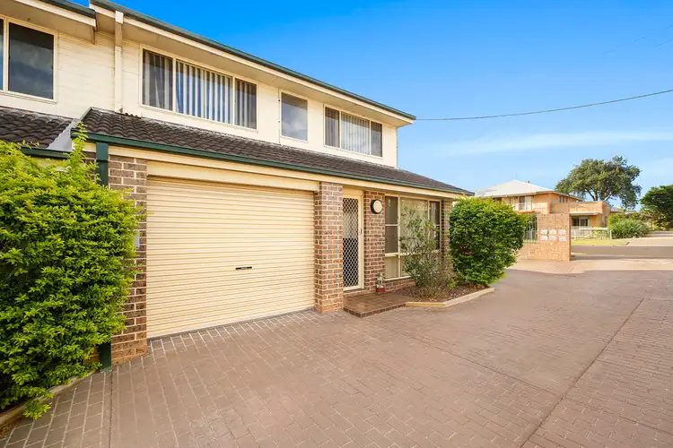 1/24 Melbourne Street, East Gosford NSW 2250