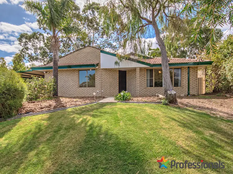 11 Cowlishaw Rise, Parmelia WA 6167