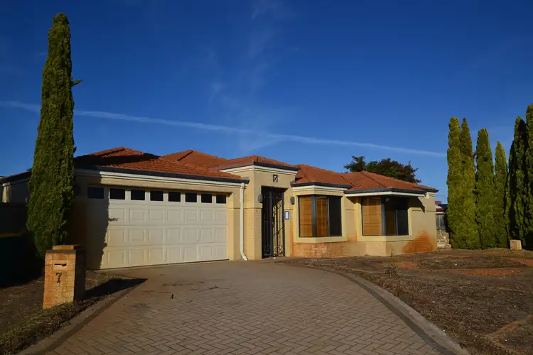 7 Lacebark Court, Ellenbrook WA 6069