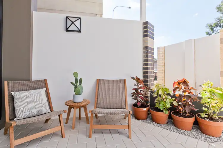 15/1 Glenariff Boulevard, Canning Vale WA 6155