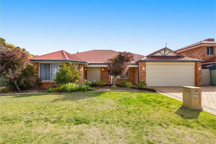 19 Bluefields Parkway, Port Kennedy WA 6172