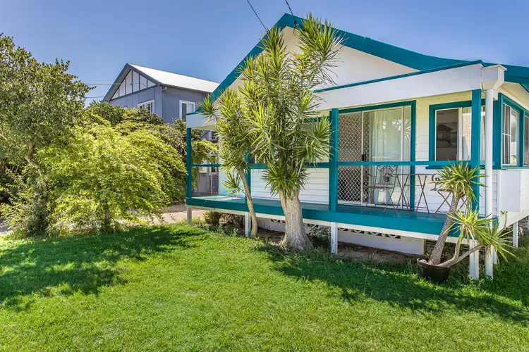 2 Caroline St
