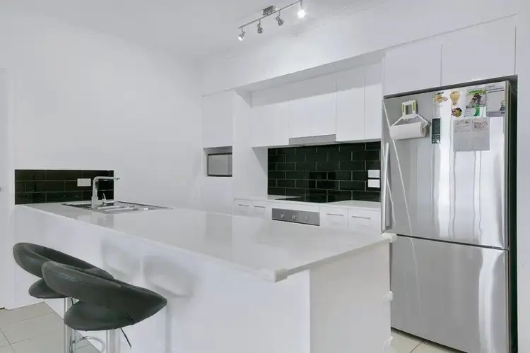Unit 103 40 Mascar street