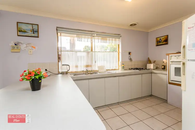 33 Victoria Parade, Midvale WA 6056