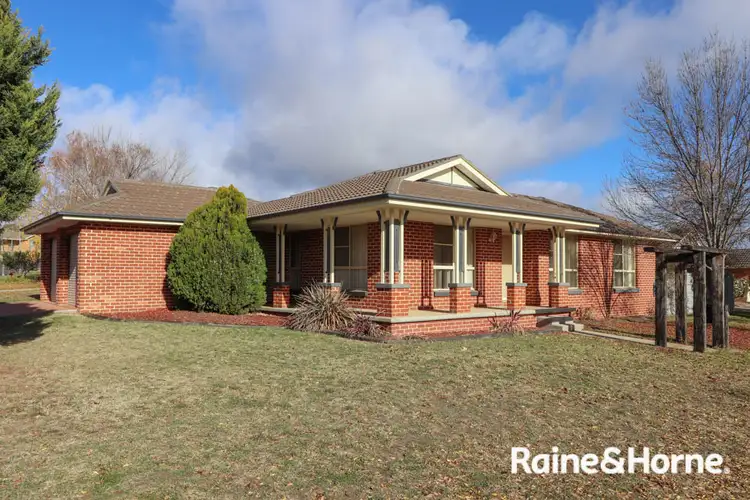 6 Ussher Crescent, Windradyne NSW 2795
