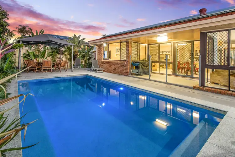 4 La Salle Dr, Newport QLD 4020