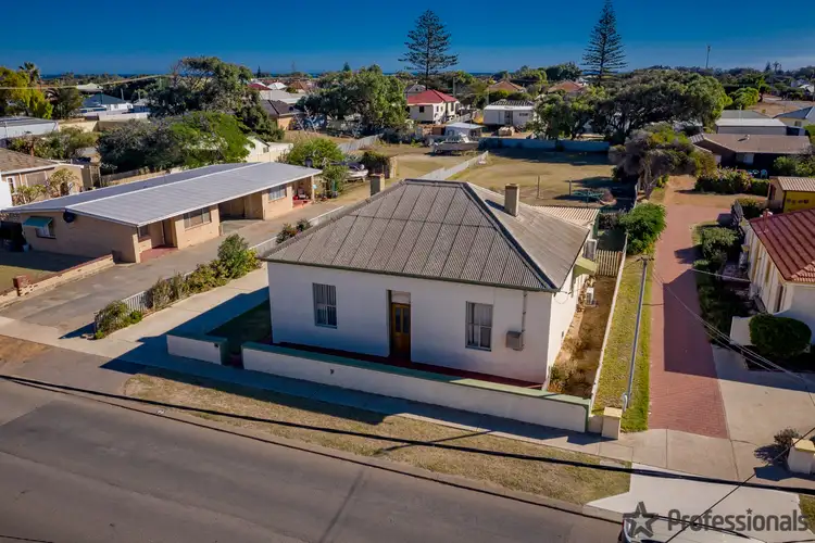 96 Francis Street, Beachlands WA 6530