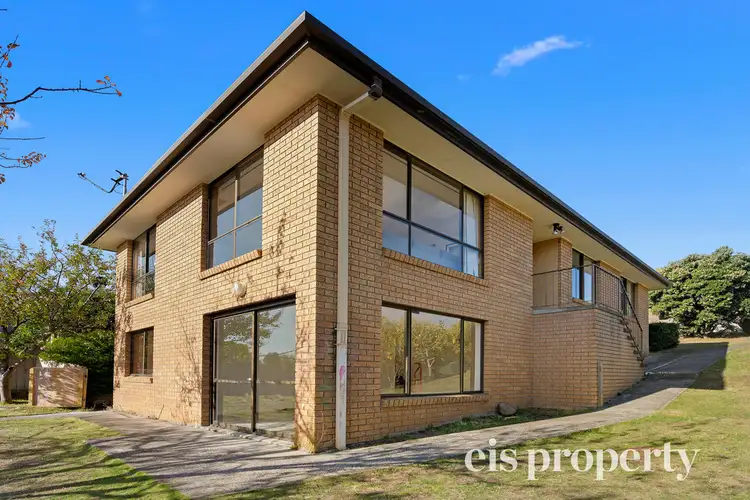 7 Cuthbertson Place