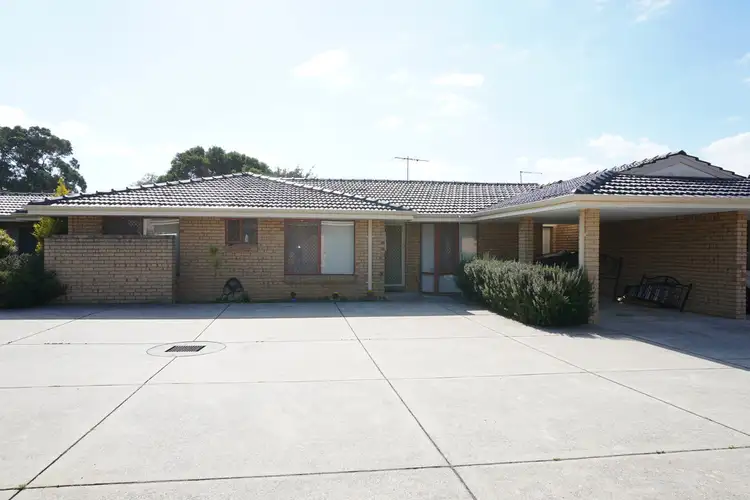 2/12 Green Court