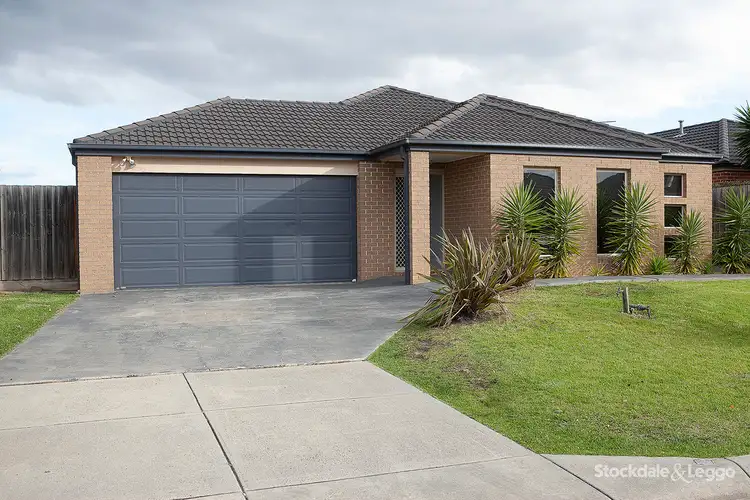 Second view of Homely house listing, 7 Lorikeet Court, Pakenham VIC 3810