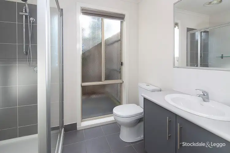 Fifth view of Homely house listing, 7 Lorikeet Court, Pakenham VIC 3810