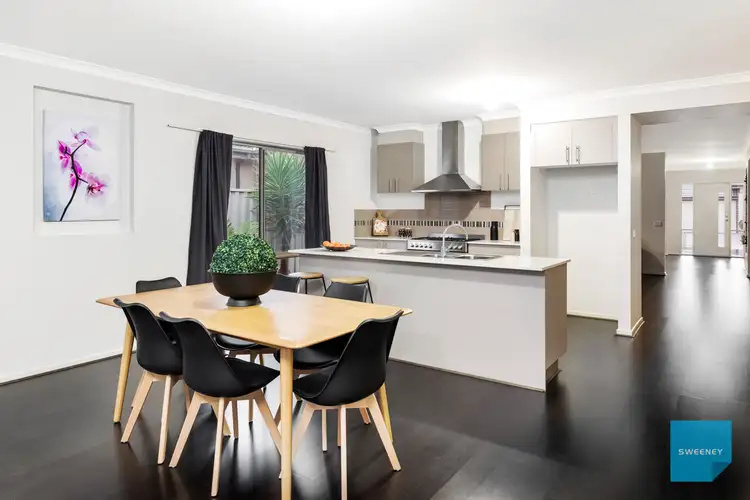 Fifth view of Homely house listing, 8 Flinders Place, Caroline Springs VIC 3023