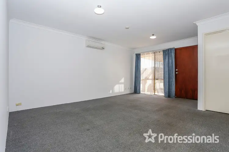 Fifth view of Homely semi-detached listing, 4B Synnot View, Marangaroo WA 6064