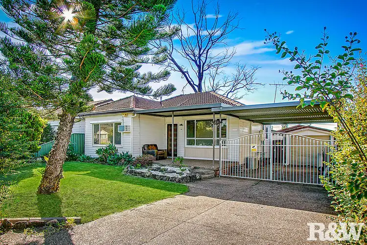 21 Gregory Avenue, Oxley Park NSW 2760