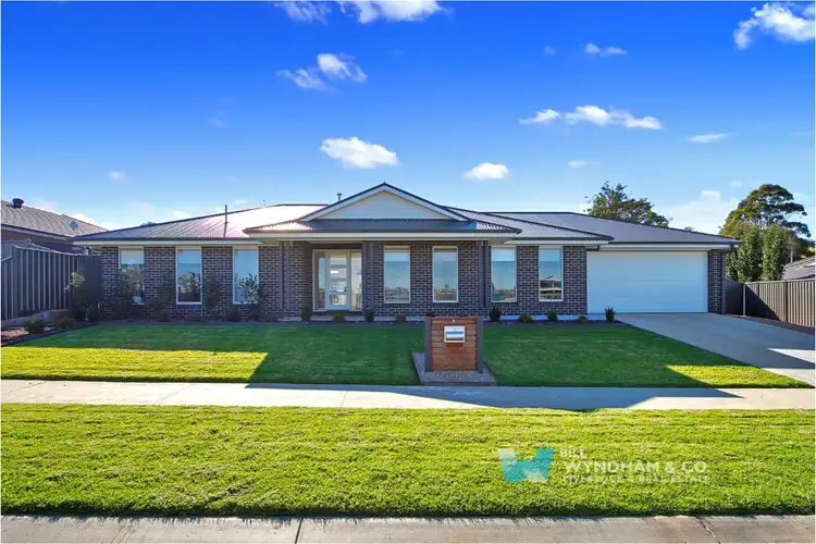 8 Monash Terrace, Bairnsdale VIC 3875