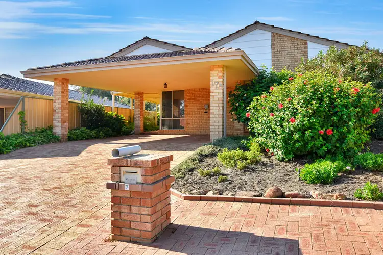 17B Landor Gardens, Woodvale WA 6026