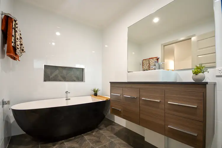 8 Buttler Street, Bellbird Park QLD 4300