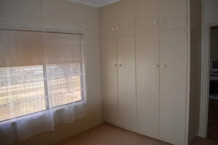 Fifth view of Homely unit listing, 1 / 240 Wade Avenue, Mildura VIC 3500