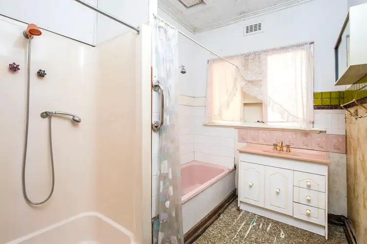 Sixth view of Homely house listing, 4 Thor Street, Strathmore VIC 3041